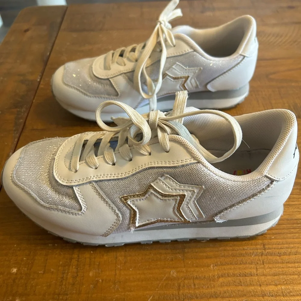 Kids Atlantic Star white genuine leather sneakers size US 5/EU 37